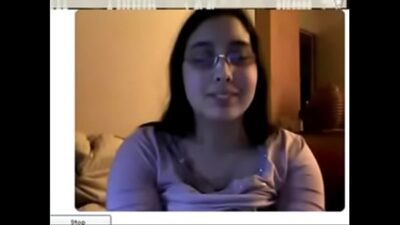 bad bitch show her tits on webcam